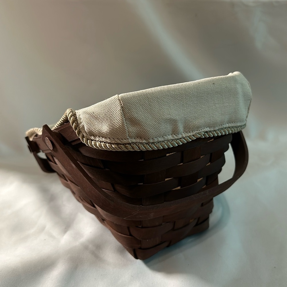 Rich Brown Longaberger Basket 2008 signed with Insert and Cloth - Picture 4 of 6